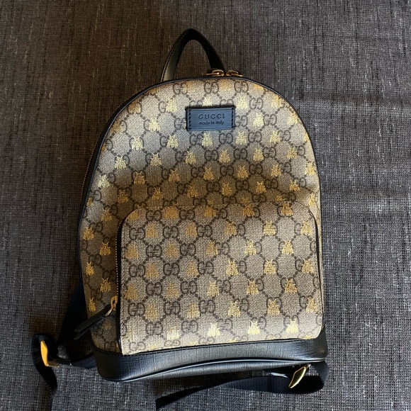 Gucci Zip Pocket Printed Gg Coated Canvas Mini Backpack gold bumble bees - Picture 4 of 8